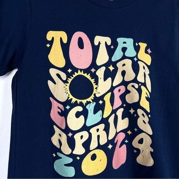 Total Solar Eclipse 2024 Unisex Sz S Navy Soft T Shirt Groovy Distressed Text - Picture 3 of 7